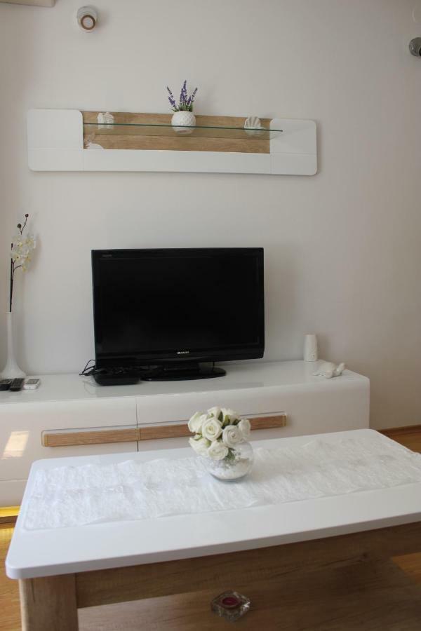 Apartman Tafra Omiš Exterior foto